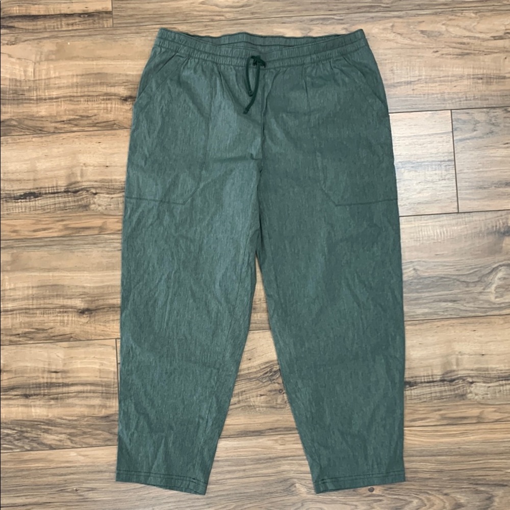 Women’s Lucy Capri Pant